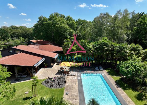 MAGNIFIQUE PROPRIÉTÉ DANS LE BOCAGE VENDÉEN.