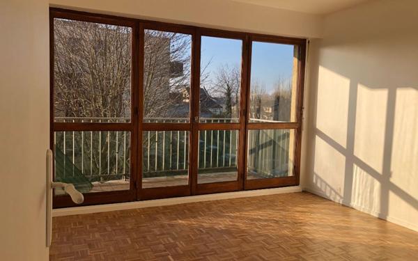 Appartement à louer    1 pièce •  Chennevières-sur-Marne