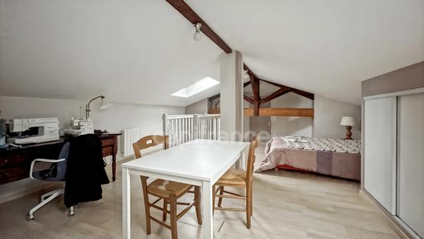 Maison à vendre 7 pièces BEGLES (33) - Maison familiale 5 chambres – 160m² (225m² au sol) environ – jardin avec terrasse et carport, aux portes de Bordeaux