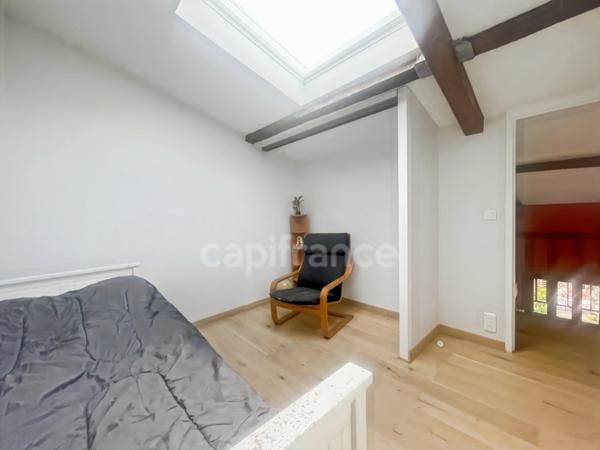 Maison à vendre 7 pièces BEGLES (33) - Maison familiale 5 chambres – 160m² (225m² au sol) environ – jardin avec terrasse et carport, aux portes de Bordeaux