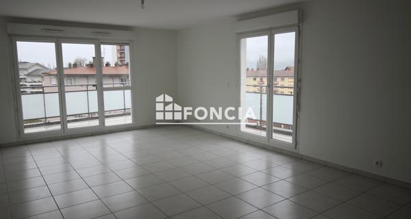 Location Appartement 3 pièces 72.44 m² - La Roche-sur-foron 74800