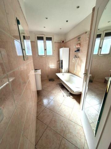 Maison à vendre    3 pièces • 150 m2 Saint-Laurent-du-Var