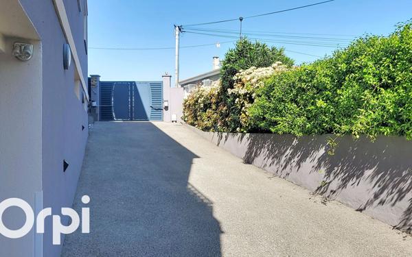 Appartement à vendre    4 pièces • 145 m2 Villeneuve-Loubet