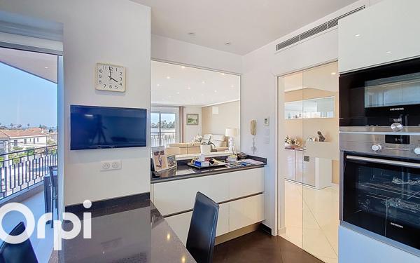 Appartement à vendre    4 pièces • 145 m2 Villeneuve-Loubet