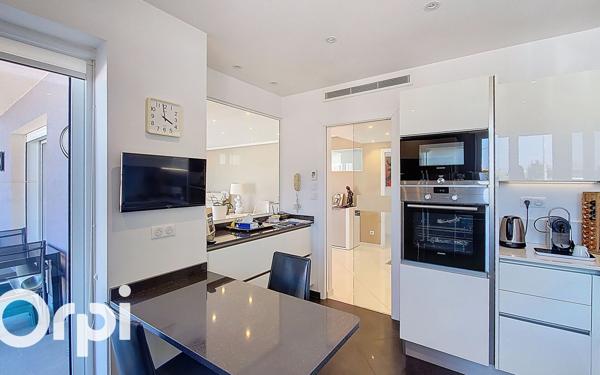 Appartement à vendre    4 pièces • 145 m2 Villeneuve-Loubet