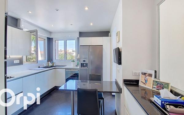 Appartement à vendre    4 pièces • 145 m2 Villeneuve-Loubet