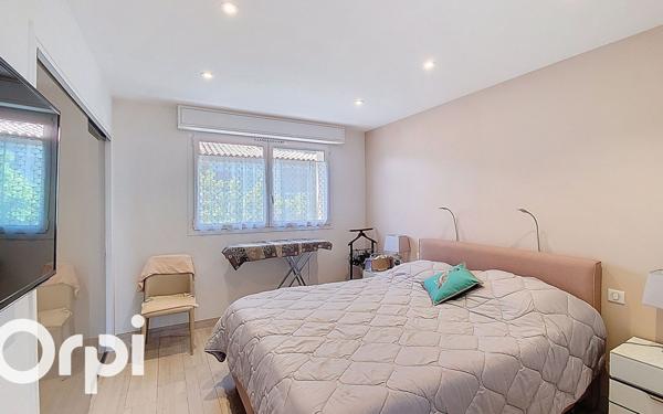 Appartement à vendre    4 pièces • 145 m2 Villeneuve-Loubet
