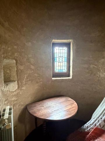 MARCIAC(32): ancienne SEIGNEURIE avec BEAU CHATEAU XIV sur 3,5ha, cachée, au bout du chemin, sans voisin, en campagne, 500m2 habitables, piscine chauffée, découvrez les riches heures des seigneurs
