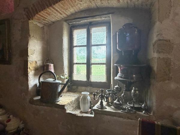 MARCIAC(32): ancienne SEIGNEURIE avec BEAU CHATEAU XIV sur 3,5ha, cachée, au bout du chemin, sans voisin, en campagne, 500m2 habitables, piscine chauffée, découvrez les riches heures des seigneurs