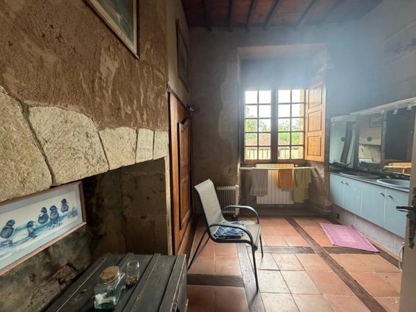 MARCIAC(32): ancienne SEIGNEURIE avec BEAU CHATEAU XIV sur 3,5ha, cachée, au bout du chemin, sans voisin, en campagne, 500m2 habitables, piscine chauffée, découvrez les riches heures des seigneurs