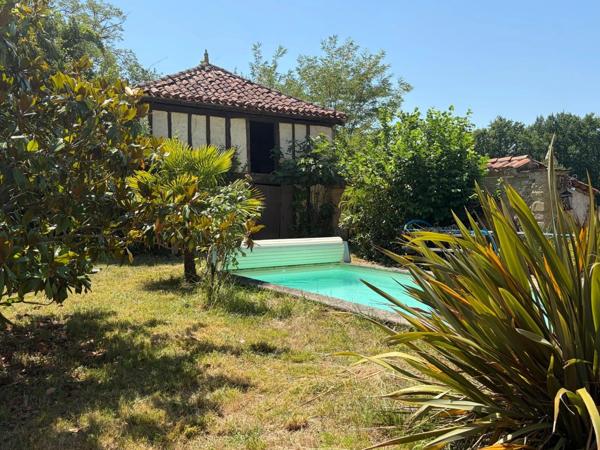 MARCIAC(32): ancienne SEIGNEURIE avec BEAU CHATEAU XIV sur 3,5ha, cachée, au bout du chemin, sans voisin, en campagne, 500m2 habitables, piscine chauffée, découvrez les riches heures des seigneurs