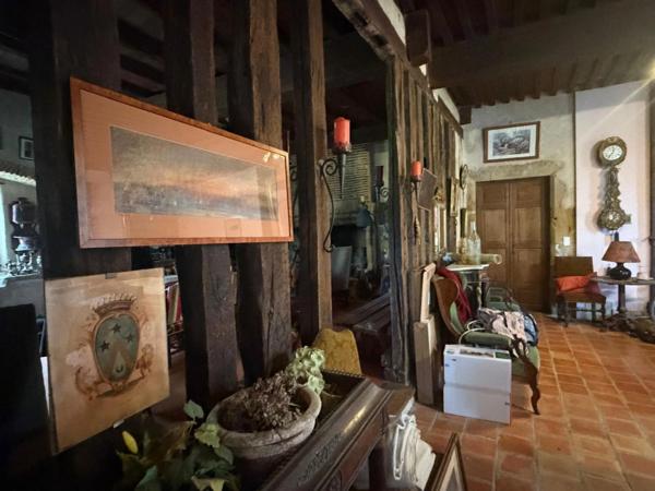 MARCIAC(32): ancienne SEIGNEURIE avec BEAU CHATEAU XIV sur 3,5ha, cachée, au bout du chemin, sans voisin, en campagne, 500m2 habitables, piscine chauffée, découvrez les riches heures des seigneurs