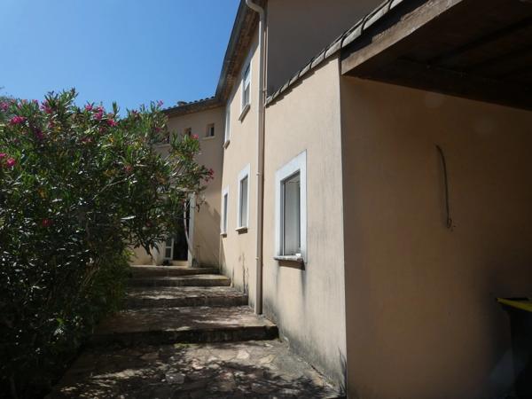 VILLA D'ARCHITECTE VUE PANORAMIQUE PRESTATIONS HAUT DE GAMME