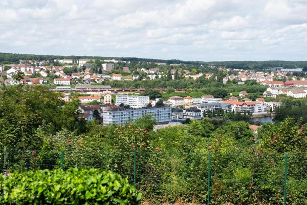 Vue panoramique exceptionnelle, état impeccable, maison entièrement rénovée en 2022