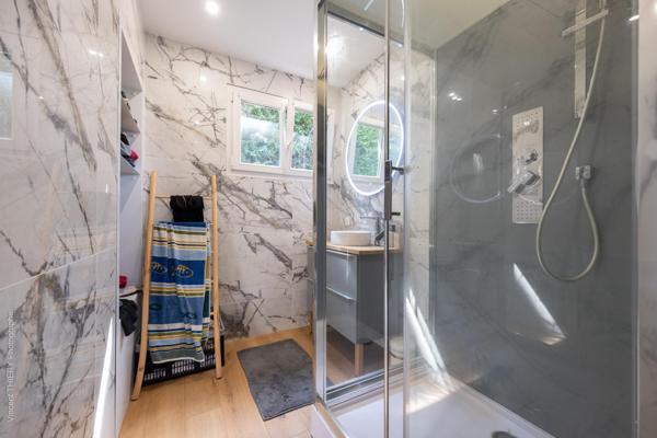 Vue panoramique exceptionnelle, état impeccable, maison entièrement rénovée en 2022