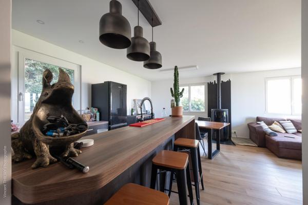 Vue panoramique exceptionnelle, état impeccable, maison entièrement rénovée en 2022