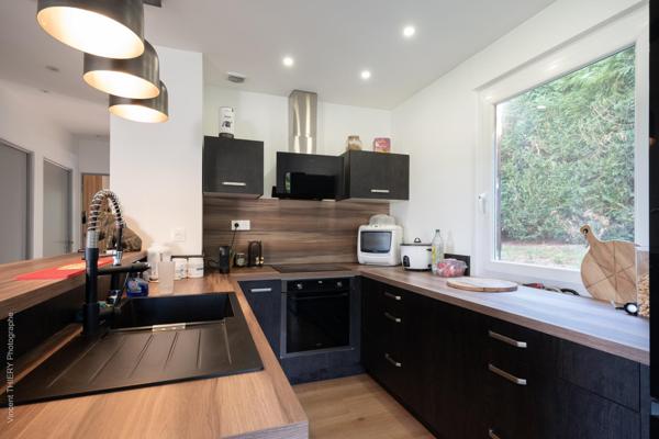 Vue panoramique exceptionnelle, état impeccable, maison entièrement rénovée en 2022