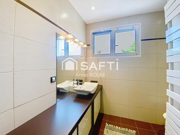 Maison T7 avec double garage et atelier/ 1660m2
