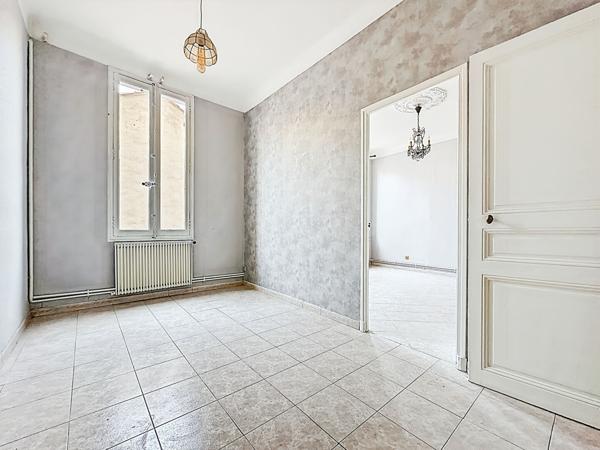 À vendre : Appartement spacieux de 6 pièces à Marseille 13005, La Conception
