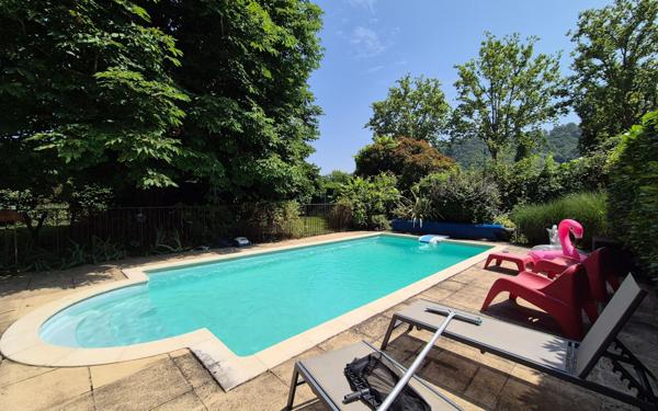 Maison à vendre    8 pièces •  Terrasson-Lavilledieu