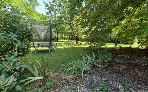 Maison à vendre    8 pièces •  Terrasson-Lavilledieu