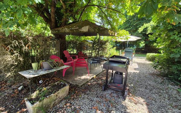 Maison à vendre    8 pièces •  Terrasson-Lavilledieu