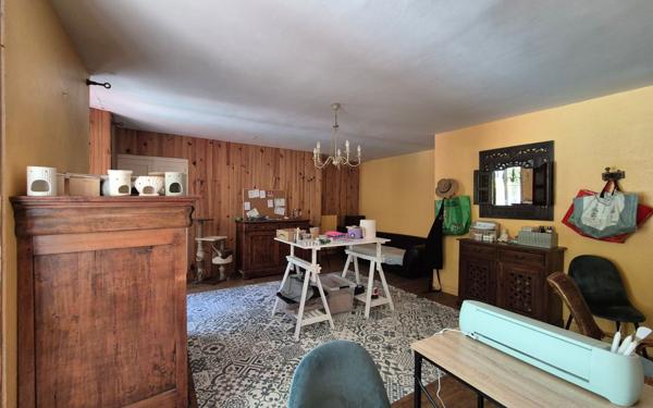 Maison à vendre    8 pièces •  Terrasson-Lavilledieu