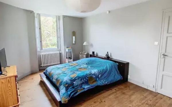 Maison à vendre    8 pièces •  Terrasson-Lavilledieu