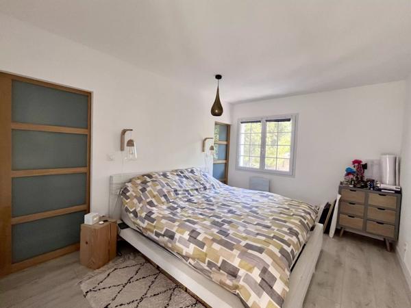 NÎMES CENTRE - AU CALME - 5 CHAMBRES -  AUCUN TRAVAUX -  PISCINE - GARAGE DOUBLE -