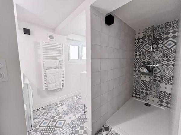 NÎMES CENTRE - AU CALME - 5 CHAMBRES -  AUCUN TRAVAUX -  PISCINE - GARAGE DOUBLE -