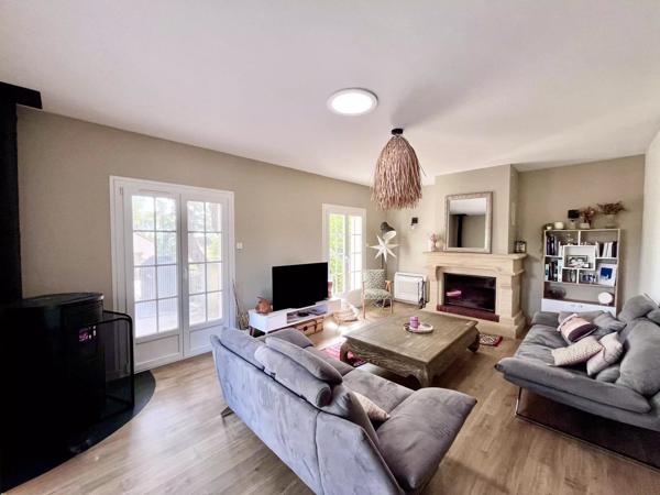 NÎMES CENTRE - AU CALME - 5 CHAMBRES -  AUCUN TRAVAUX -  PISCINE - GARAGE DOUBLE -