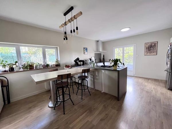 NÎMES CENTRE - AU CALME - 5 CHAMBRES -  AUCUN TRAVAUX -  PISCINE - GARAGE DOUBLE -