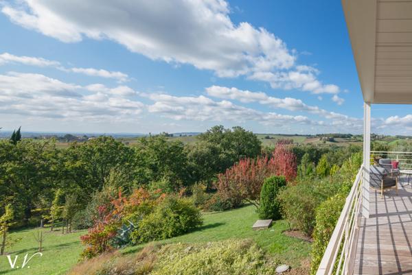 L'élégante demeure à la splendeur des jardins
