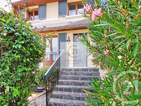Maison à vendre  6 pièces - 107,40 m 2   RENNES  - 35