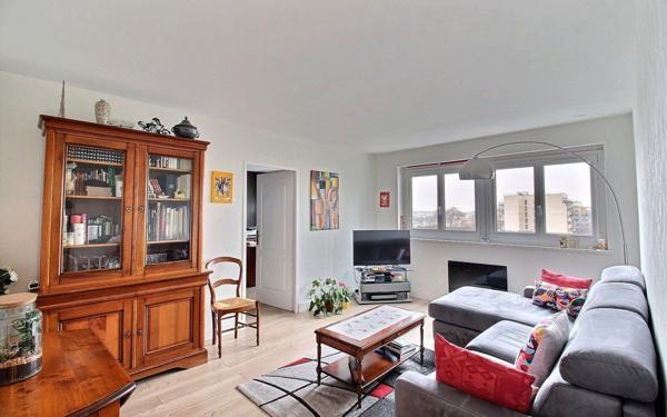 Appartement à vendre    3 pièces • 66 m2 Clichy