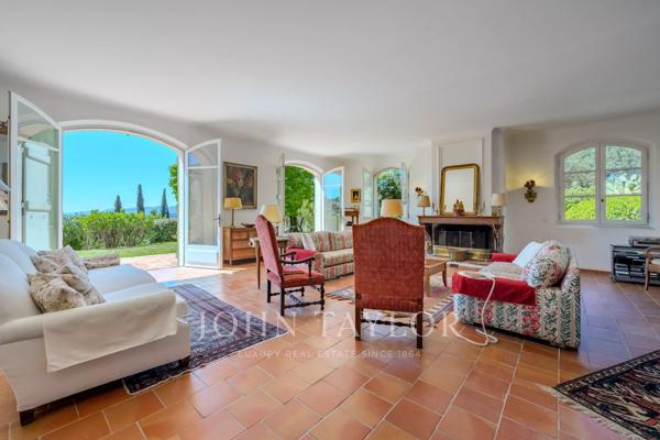 Charmante Bastide avec vue panoramique collines et mer