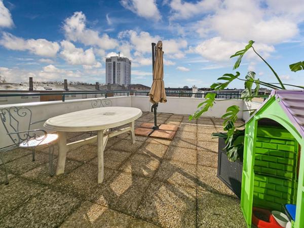Appartement T4 au dernier étage avec terrasse et balcon ? Secteur Louis Gain à Angers