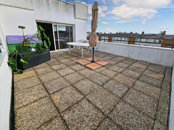 Appartement T4 au dernier étage avec terrasse et balcon ? Secteur Louis Gain à Angers