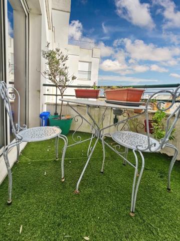 Appartement T4 au dernier étage avec terrasse et balcon ? Secteur Louis Gain à Angers