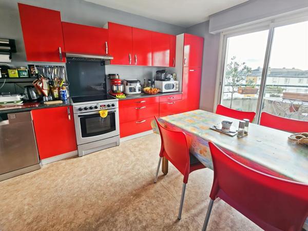 Appartement T4 au dernier étage avec terrasse et balcon ? Secteur Louis Gain à Angers