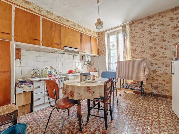 Appartement à rénover avec garage et terrasse