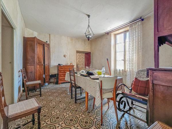 Appartement à rénover avec garage et terrasse