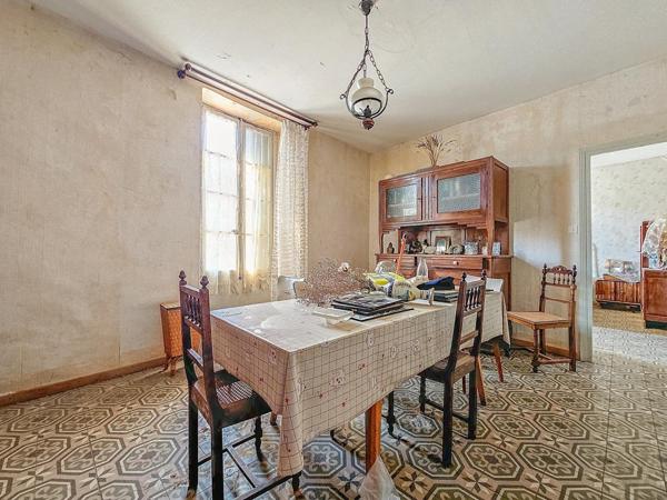 Appartement à rénover avec garage et terrasse