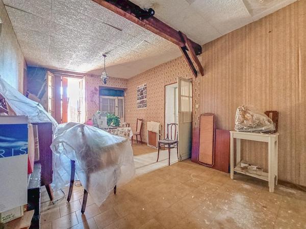 Appartement à rénover avec garage et terrasse