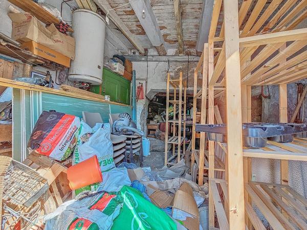 Appartement à rénover avec garage et terrasse