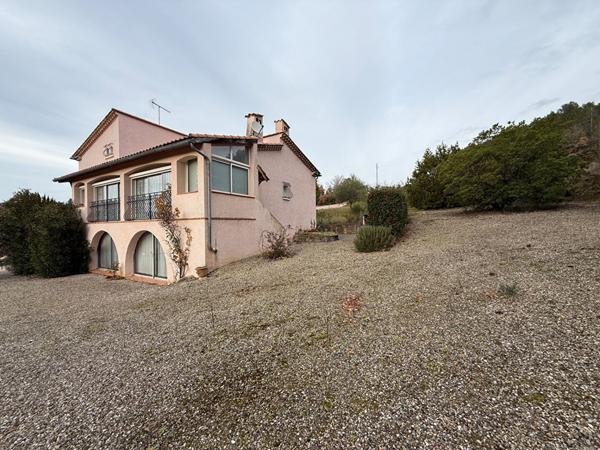 villa 3 chambres avec garage.
