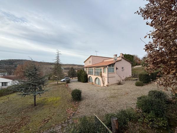 villa 3 chambres avec garage.