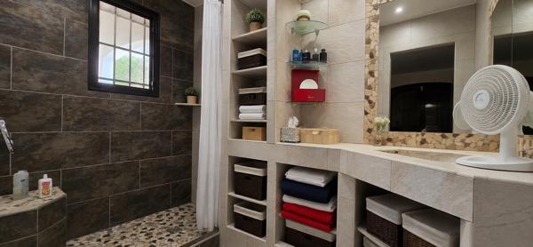 Maison indépendante Saint Laurent Du Var 5 pièces 170 m²