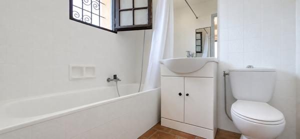 Maison indépendante Saint Laurent Du Var 5 pièces 170 m²