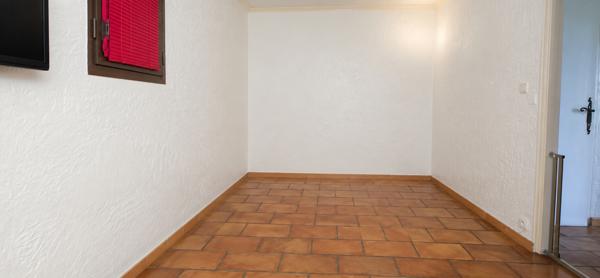 Maison indépendante Saint Laurent Du Var 5 pièces 170 m²